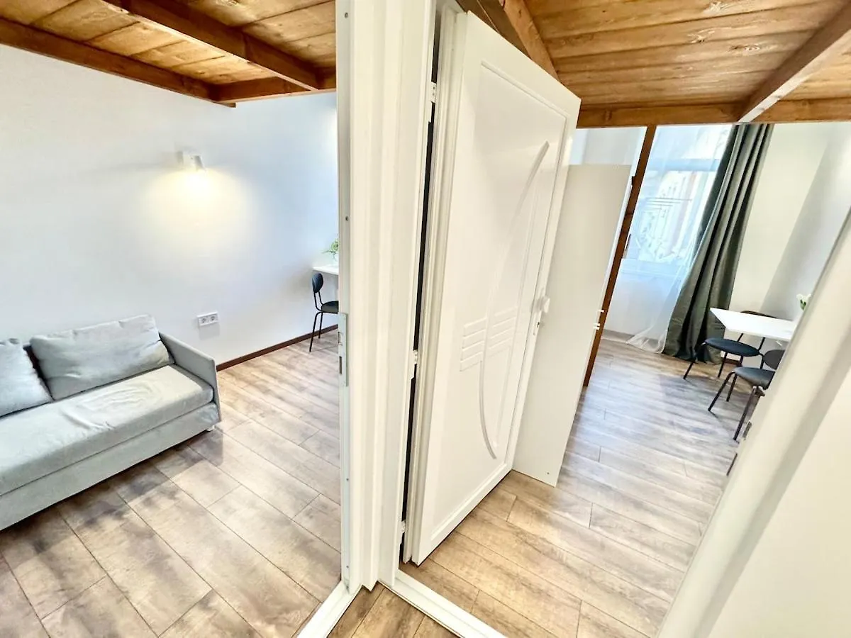 K87 Central Renovated 6Br Budapešť