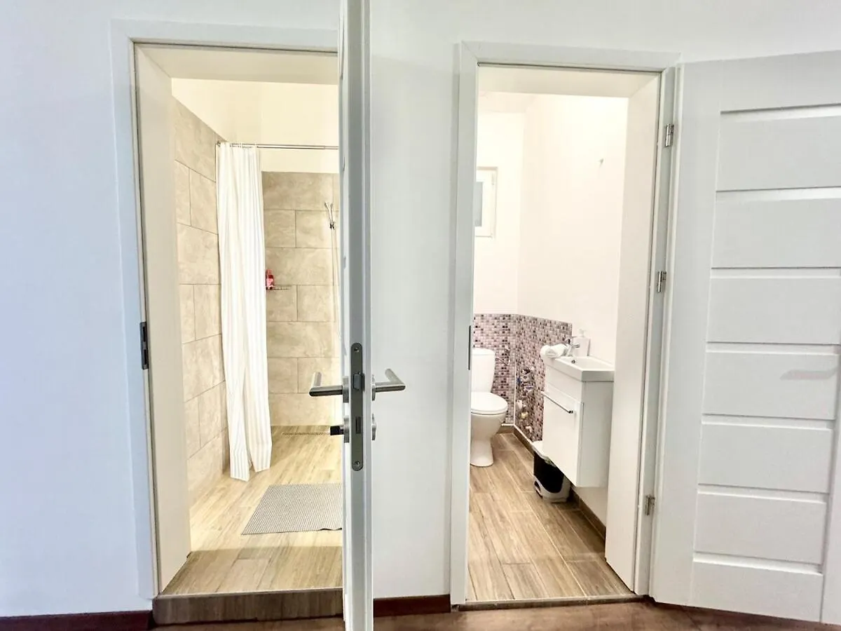 K87 Central Renovated 6Br Budapešť 0*,  Maďarsko