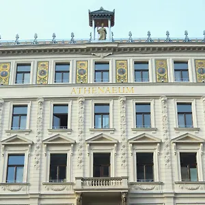  Vandrerhjem Maverick Athenaeum
